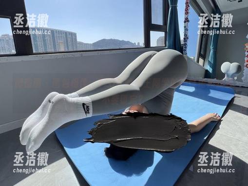 120斤的小王同学 微密圈 - 图包相伴,120斤的小王同学的蝴蝶结黑丝要不要锁定?