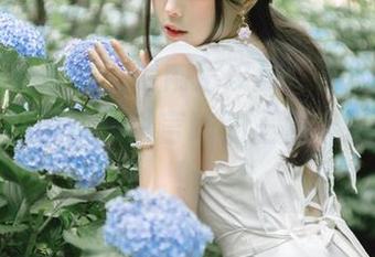 ElyEE子带你看看雨后玫瑰：美图、湿漉漉的、还有我难以言喻的三周未洗的头发！