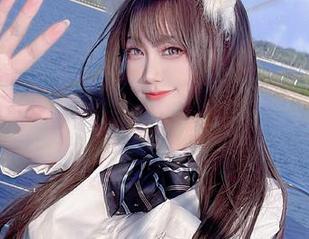 不禁想问：Halo_酱的艾米莉亚，究竟藏了多少换衣服的借口？