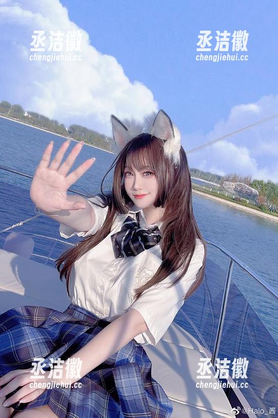 Halo_酱 不禁想问:Halo_酱的艾米莉亚,究竟藏了多少换衣服的借口?