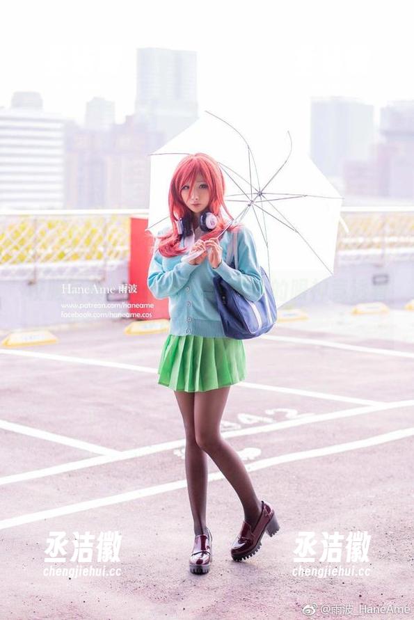 HaneAme雨波 校服写真,HaneAme雨波的眼神竟透着些许倔强和调皮