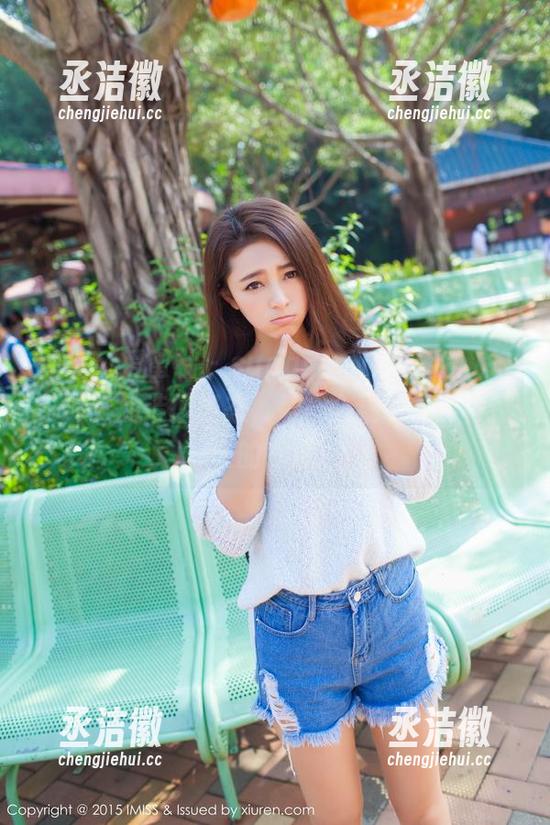 IMiss爱蜜社-sugar小甜心CC IMiss爱蜜社 - sugar小甜心CC的私拍,女孩的造型姿态,每一个细节都有种撩人的气息。