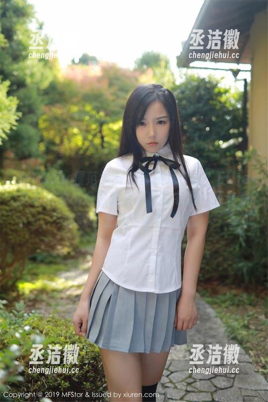 MFStar模范学院-Ellie艾栗栗 MFStar模范学院 - 套装是什么?Ellie艾栗栗的精选图库里不仅有衣服,还有我那颗七上八下的小心脏。