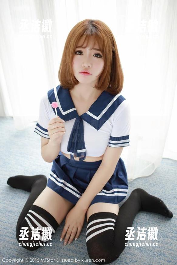 MFStar模范学院-揉揉肉肉 MFStar模范学院 - 制服少女写真:揉揉肉肉又一次刷新了我的审美