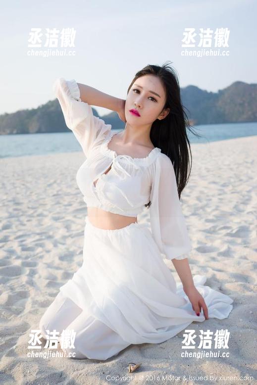 MiStar魅妍社-陈雅漫VICKY MiStar魅妍社 - 陈雅漫VICKY的白色照片,简约得让我情不自禁想加点颜色