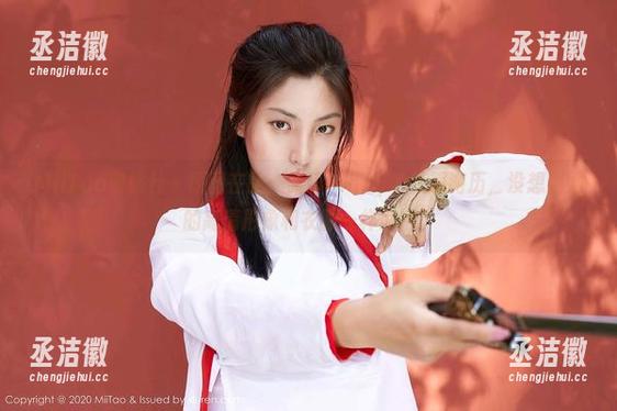 MiiTao蜜桃社-佩琦Pinky MiiTao蜜桃社 - 原图在此:佩琦Pinky的礼服游历,没想到她的高清形象和衣服一样惊艳。