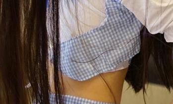 针对ROSI图库，我的高清照片在嫩学妹制服中俘获心灵。