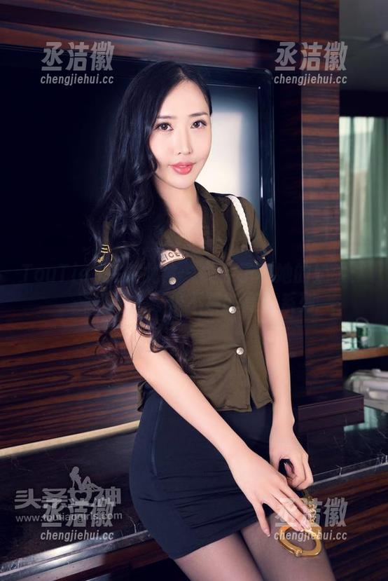 TouTiao头条女神-美会子 TouTiao头条女神 - 美会子和她的奶牛:一组让人忍俊不禁的高清系列