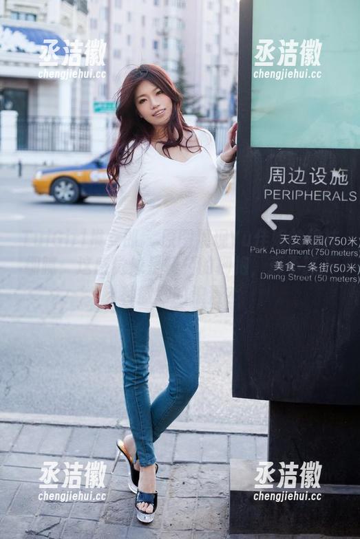 TuiGirl推女郎-Yu佳妮 TuiGirl推女郎 - 原图展现Yu佳妮的棉袜细腻:这感觉像是轻轻的拥抱,算不算一种微妙的浪漫?