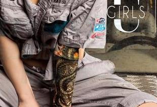 UGirls尤果网 – 这套李思宁的美腿套图，真的是走到哪儿都让人恋恋不舍，腿好看的人就是不一样！