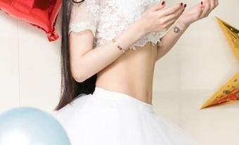 UGirls尤果网 – 白衬衫光芒下的韩雨菲图包分享，警告：看完后可能脸红噢！