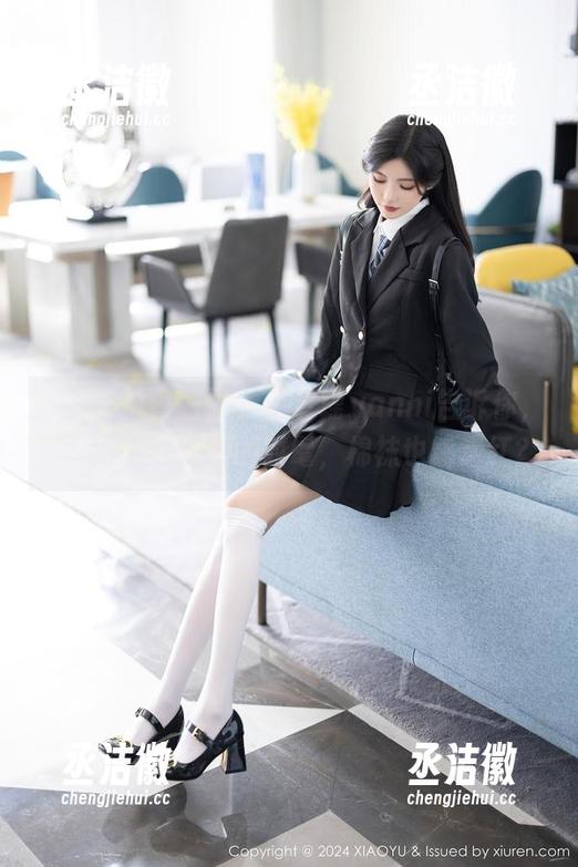 XIAOYU语画界-王馨瑶yanni XIAOYU语画界 - 王馨瑶yanni告诉你,原图才是最高级的时髦,棉袜也能走红?