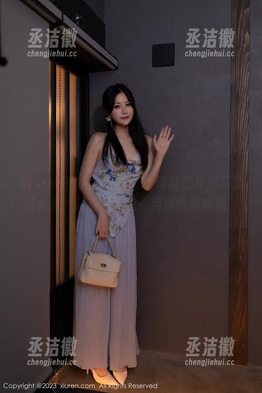 Xiuren秀人网-Luffy菲菲 Xiuren秀人网 - Luffy菲菲的体操服美图合集,简直是把色彩用得恰到好处!