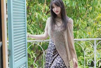 Xiuren秀人网 – 在无圣光的氛围中，张思允Nice的网袜成了画布，美图的每一角落都弥漫着故事！