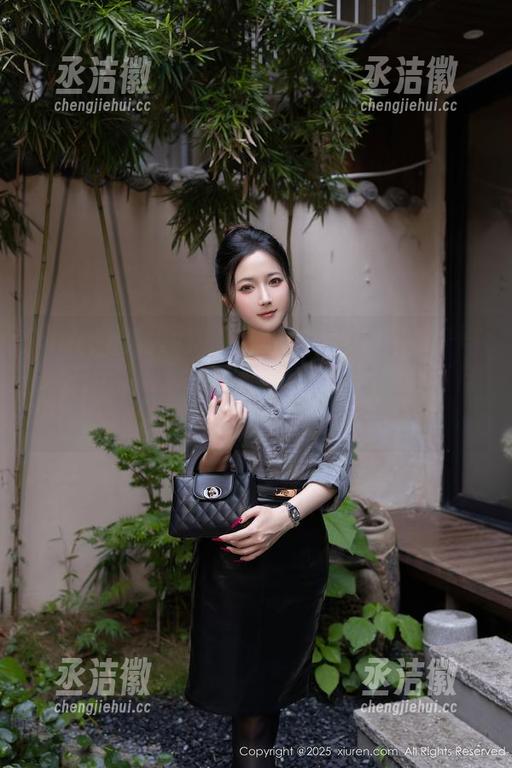 Xiuren秀人网-张思允Nice Xiuren秀人网 - 张思允Nice带来袜子与美臀的合集,等着被这色彩包围到无可自拔。