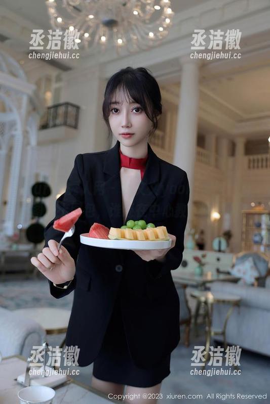 Xiuren秀人网-林文文yooki Xiuren秀人网 - 林文文yooki学姐:当美图遇上图包,谁还在中心教室啃书呢?