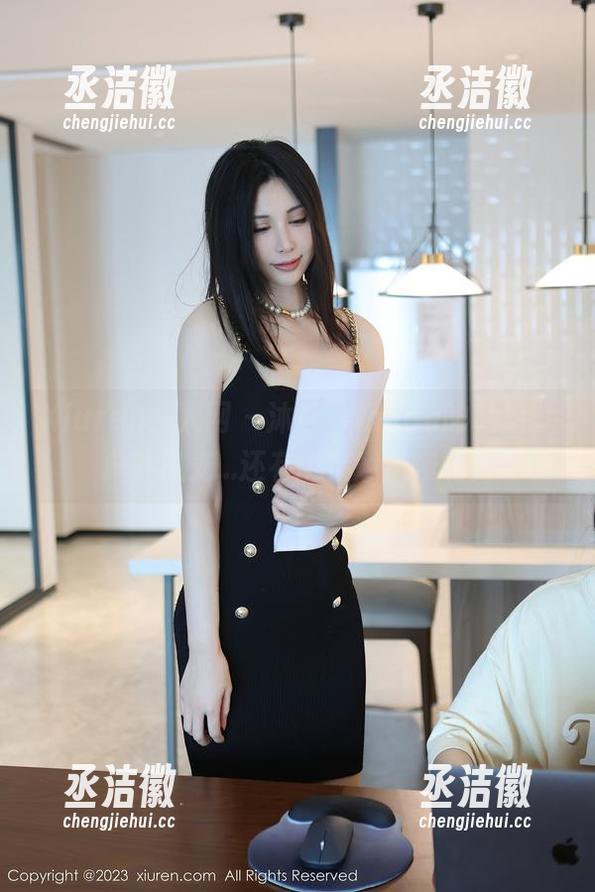 Xiuren秀人网-沐言yanyan Xiuren秀人网 - 沐言yanyan的私拍:户外风光...还有谁在意风景啊?