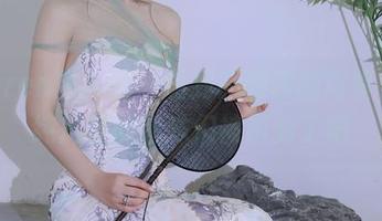 Xiuren秀人网 – 看到薇薇酱的写真，清纯风格的姐妹们被萌到了吧