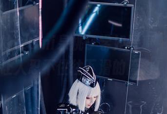 我眼中的izumi泉桃子学姐写真，充满了让人忍不住往下滑的魔力！