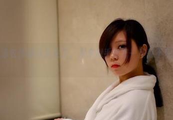 pans – 泳衣作品分享来了，木木似乎总有一些毫不在意的姿态～