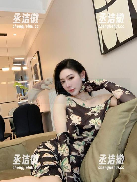 不爱笑的赛琳 微密圈 - 一边看豹纹连体,一边思考:不爱笑的赛琳在图库里是怎样的高清梦?