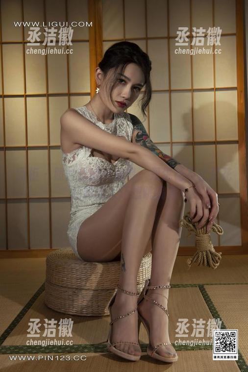 丽柜-小智贤 丽柜 - 照片里的小智贤:双生花不止是花,红粉佳人还想跳跳舞!