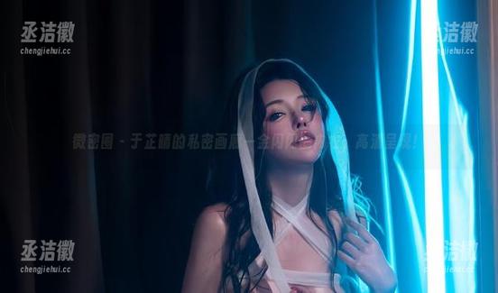 于芷晴 微密圈 - 于芷晴的私密画廊—金闪闪的内衣,高清呈现!