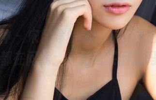克拉女神 – 宋智珍的连体衣，图包里的每一帧都在问我：“把我买回家吗？”