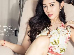 克拉女神 – 看吧！钟淇的棉袜在最新图库中创造的风暴