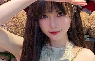 走进大肉丸Amiee的丝袜图集：没有光，只有腿