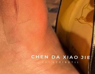 微密圈 – 高清分享，宸大小姐的裸足，让你直呼：脚丫子真好看！