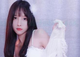小小奶瓶儿的作品，白色蕾丝真心让人想多看几眼，资源可得留神哟！