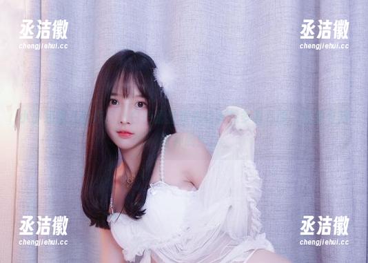 小小奶瓶儿 小小奶瓶儿的作品,白色蕾丝真心让人想多看几眼,资源可得留神哟!