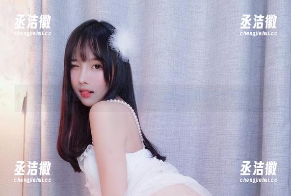 小小奶瓶儿 白丝时刻:让“小小奶瓶儿”的私房图包念念不忘