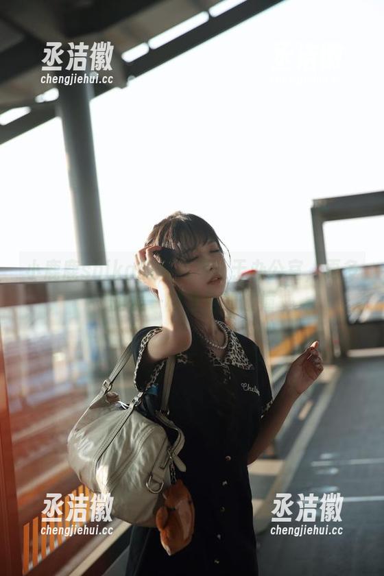 小鹿鹿shika 小鹿鹿shika的照片不止于办公室,更多的是一种视角的碰撞