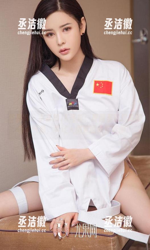 尤果网-小喜 尤果网 - 小喜的JK写真:原图里流露出的青春气息,真让人倒退回去穿校服!