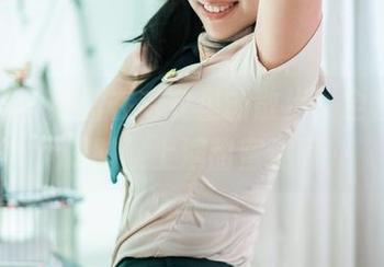 推女郎 – 娜露在毛衣里的散步，全套图集是时候上演甜蜜迷离