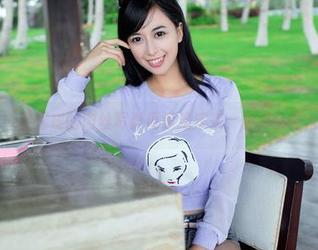 推女郎 – 王馨瑶的肉丝写真厄运滚滚来，快点下载来避运！