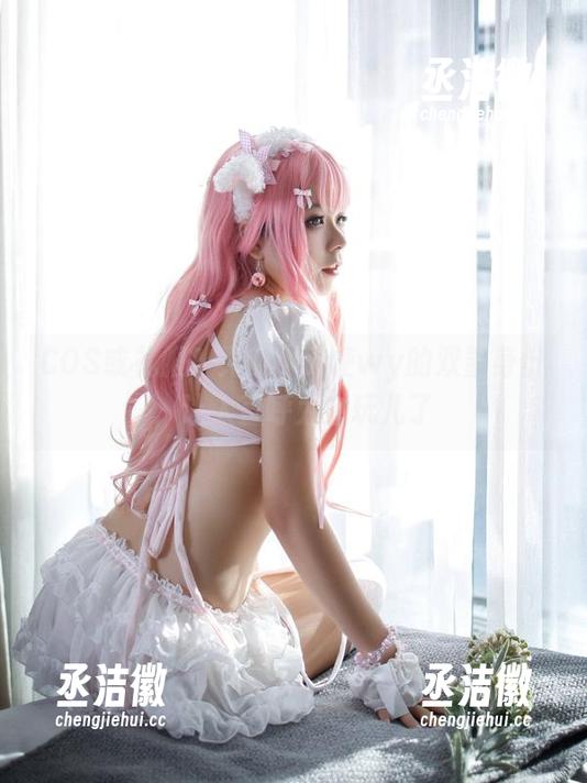 无颜小天使wy COS或礼服?无颜小天使wy的双重身份,让人直呼太会玩儿了