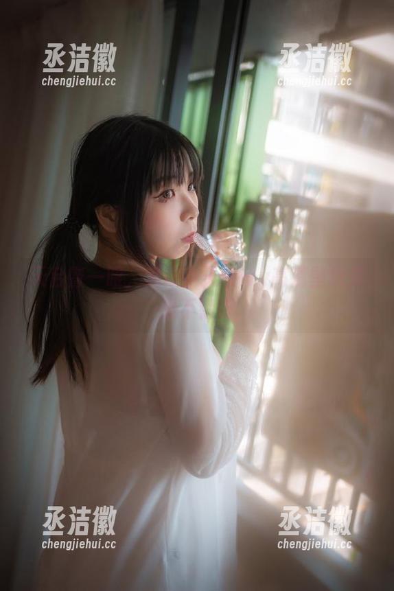 无颜小天使wy 天台瞥一眼,无颜小天使wy高清壁纸效果不错呀