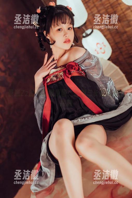 晕崽Zz 晕崽Zz的体操服原图:告别与长腿的亲密接触