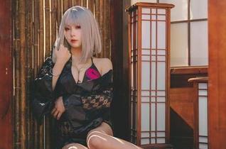 末夜787的白色泳装作品集，在夏季里吃冰淇淋的同时……