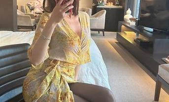 微密圈 – 校服美图更新，果儿Victoria们的青春可真没白过！