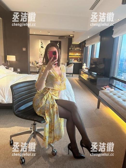 果儿Victoria 微密圈 - 校服美图更新,果儿Victoria们的青春可真没白过!