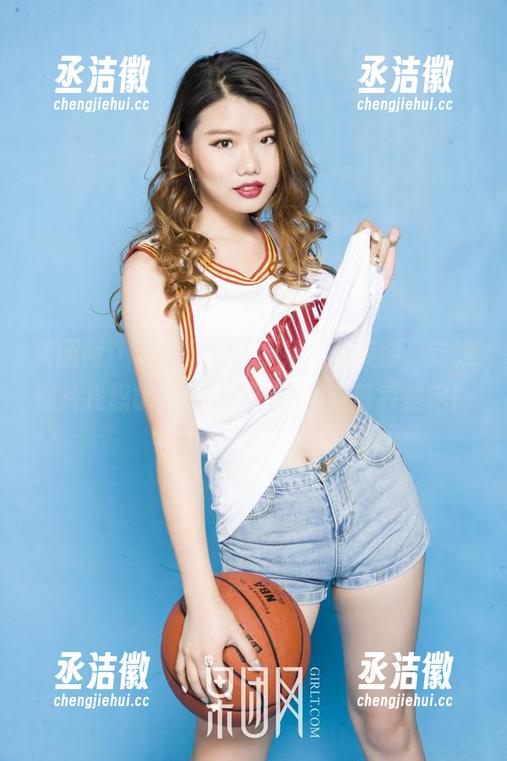 果团网-莫雅淇 果团网 - 认真分享“学姐”的美图,这张照片我想拿去贴墙上,莫雅淇帮我鉴定!
