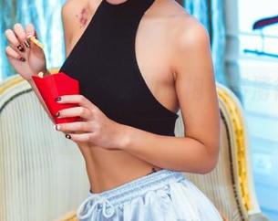 果团网 – 蜜桃Q妹儿的旗袍，高清得仿佛能闻到香味