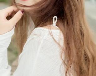梦丝女神 – 雪馨没想好的浴缸高清原图，赶紧让人心思浮动。