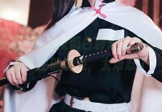 一秒爱上，谁能抵御白莉爱吃巧克力这套美腿作品的诱惑，太难忍了！