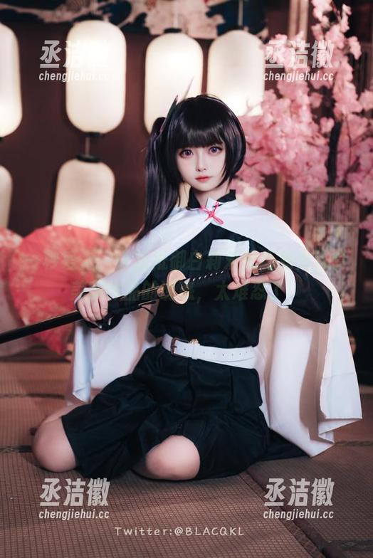 白莉爱吃巧克力 一秒爱上,谁能抵御白莉爱吃巧克力这套美腿作品的诱惑,太难忍了!