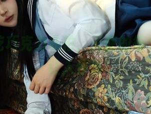 白莉爱吃巧克力私拍，天使的每个细节都让人停留